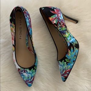 NWOT Via Spiga | flower print pump heels pointed toe